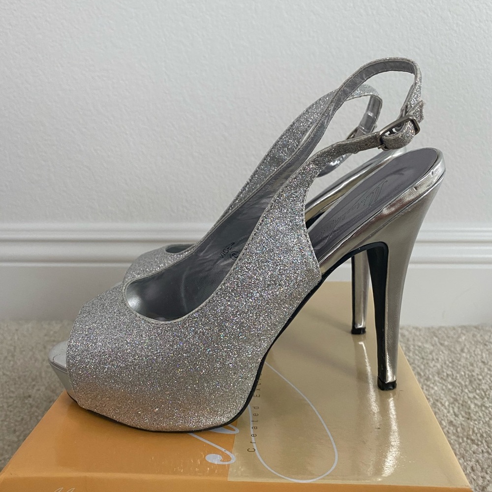 Heels - Picture 2 of 4